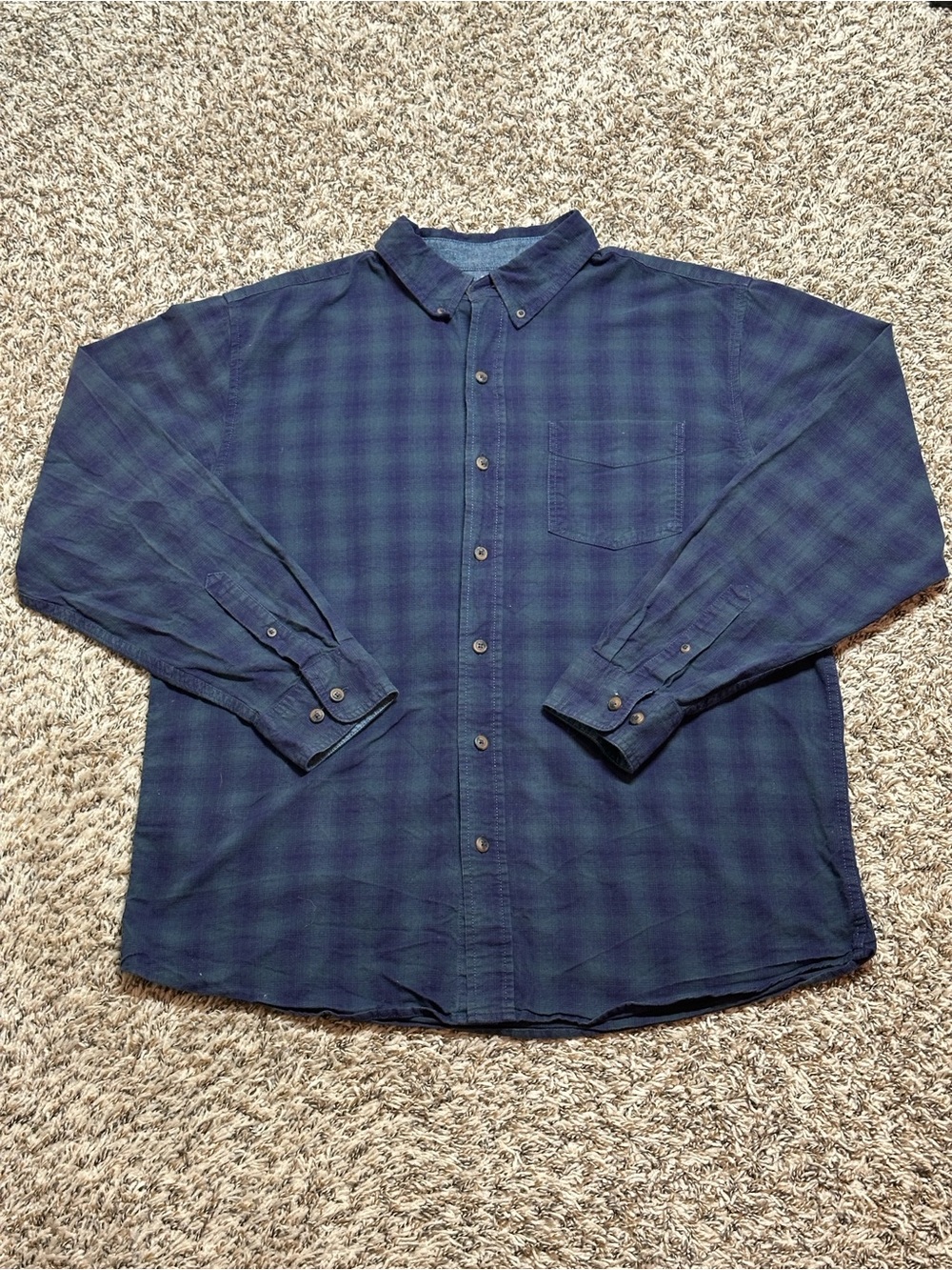 Men's Navy Plaid Long-Sleeve Button-Down Shirt
